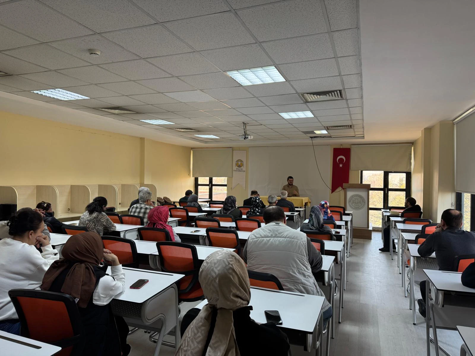 Kütüphanemizde "Kamusal Ahlak" Konulu Hizmet İçi Eğitim Gerçekleştirildi